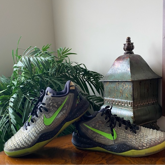 Nike Kobe 8 SS 'Christmas' Black/Electric Green Sneakers - Picture 1 of 11